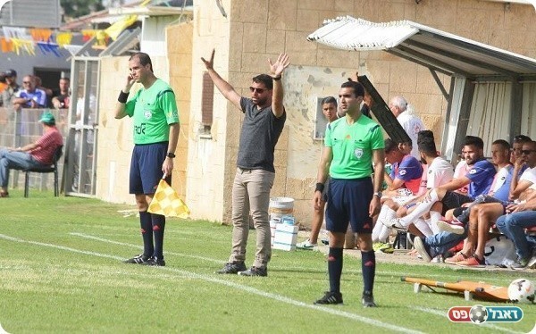 מאמן טבריה מרים ידיים (שלומי גבאי)